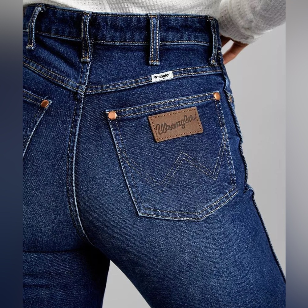 Wrangler - Westward 626 High Rise Boot Jean - size 29